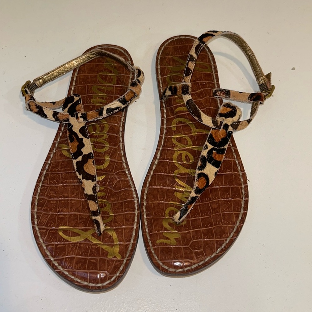 Sam Edelman flat thong sandal- textured animal print (furry)